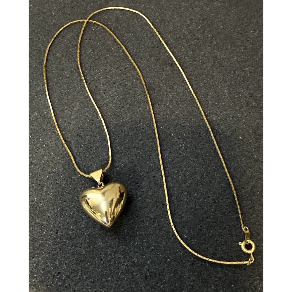 VTG 24" Gold Tone Puffy Heart Pendant Necklace Hollow 3D Shiny Spring Ring Clasp